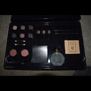 TOVA Beverly Hills Vintage Makeup and Fragrance Set